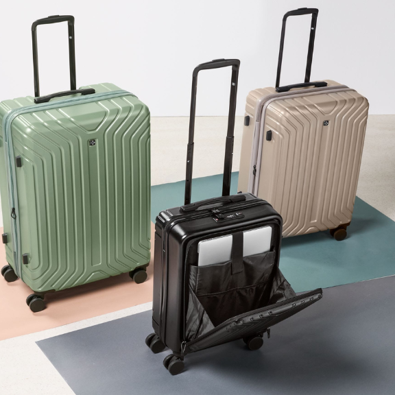 Reisekoffer in verschiedenen Farben