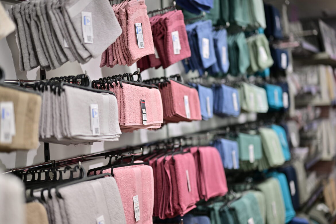 Einblick in das innere einer Woolworth Filiale